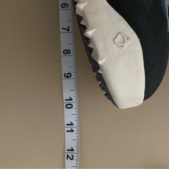 Burton youth snowboarding boots - Picture 6 of 9